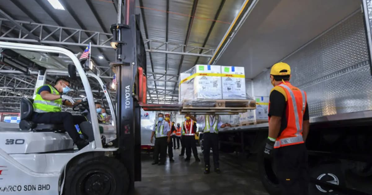 Govt to turn KLIA into regional air cargo hub