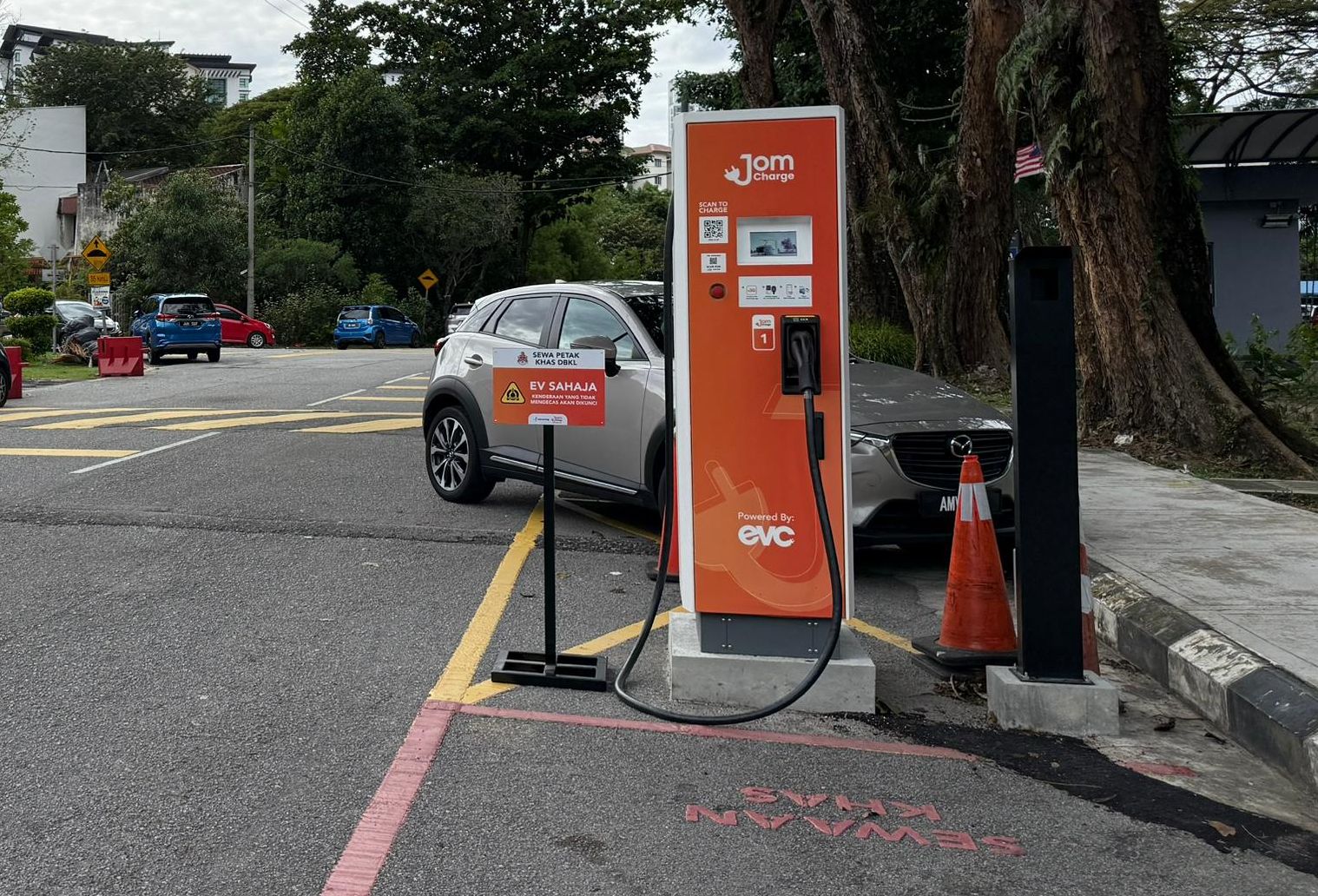 JomCharge 50kW DC Charger at Public Bank Taman Desa
