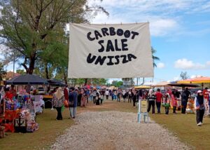 Jualan Bonet Kereta UniSZA bantu peniaga kecil tambah pendapatan
