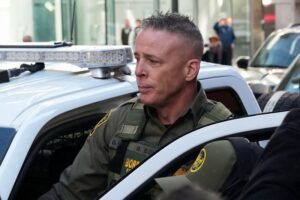 Judge intensifies oversight of agents in Trump's Chicago immigration crackdown