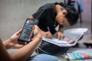 KPM umum garis panduan keselamatan dan larangan telefon pintar sekolah