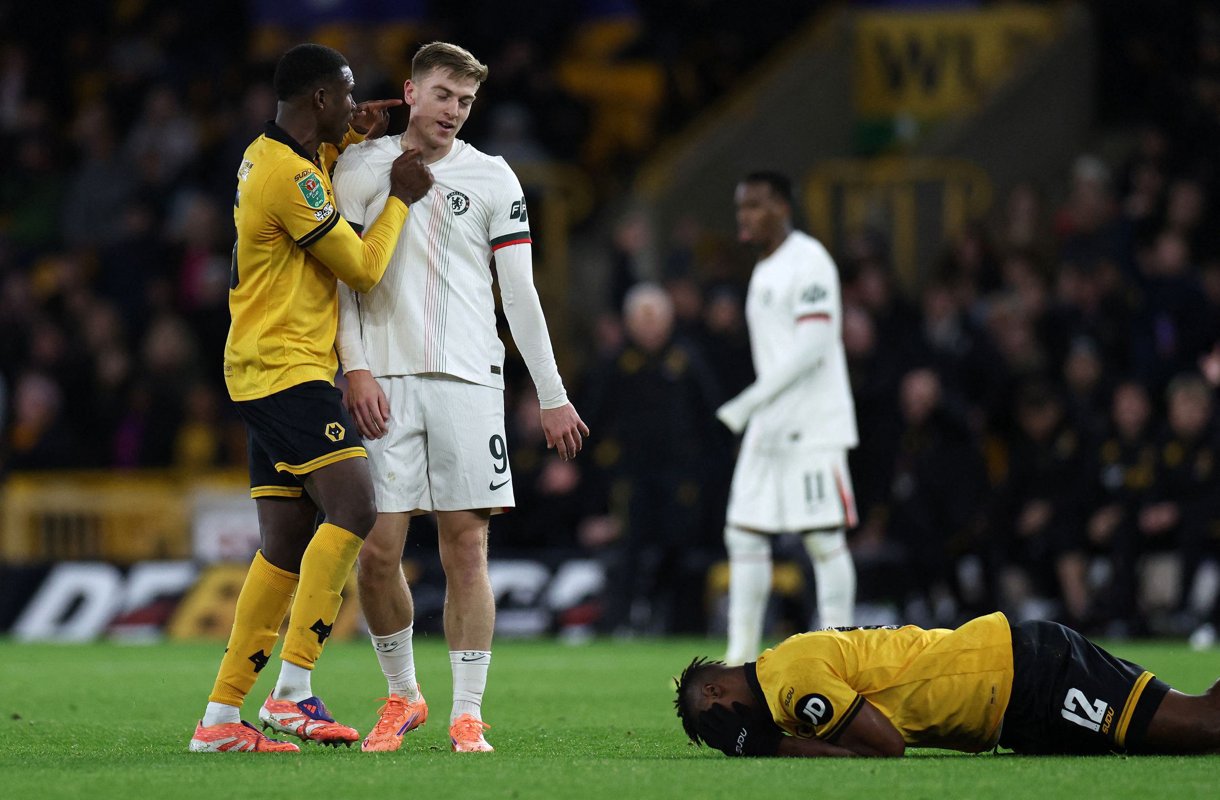 Kad merah Delap cemar kemenangan dramatik Chelsea