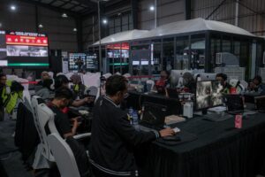 Kapal All In dari Barcelona pertama masuk zon merah 2