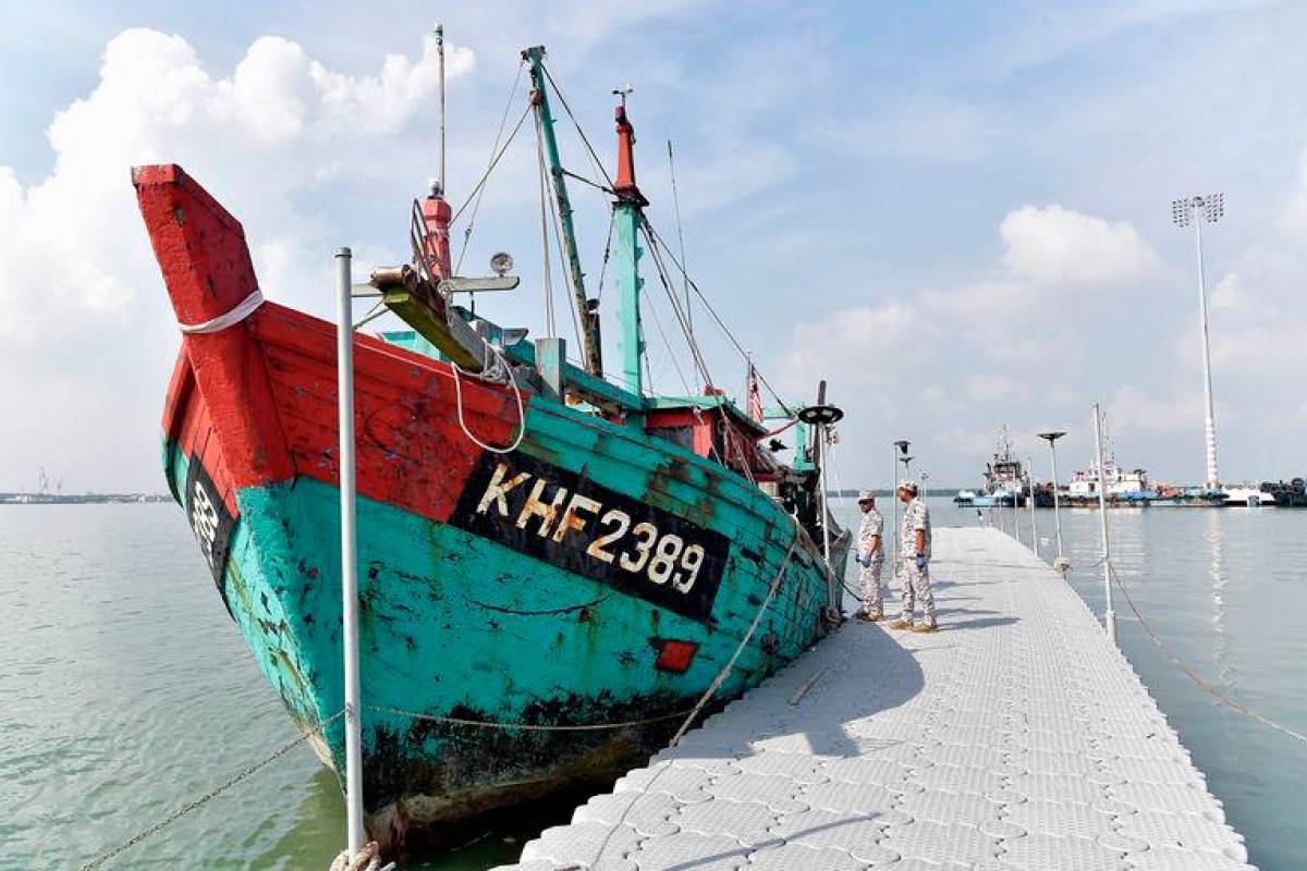Kapal kargo asing ditahan bersauh tanpa kebenaran di perairan Pulau Undan
