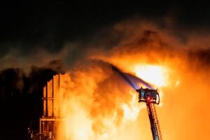 Kebakaran meletus di kilang penapisan Chevron Los Angeles