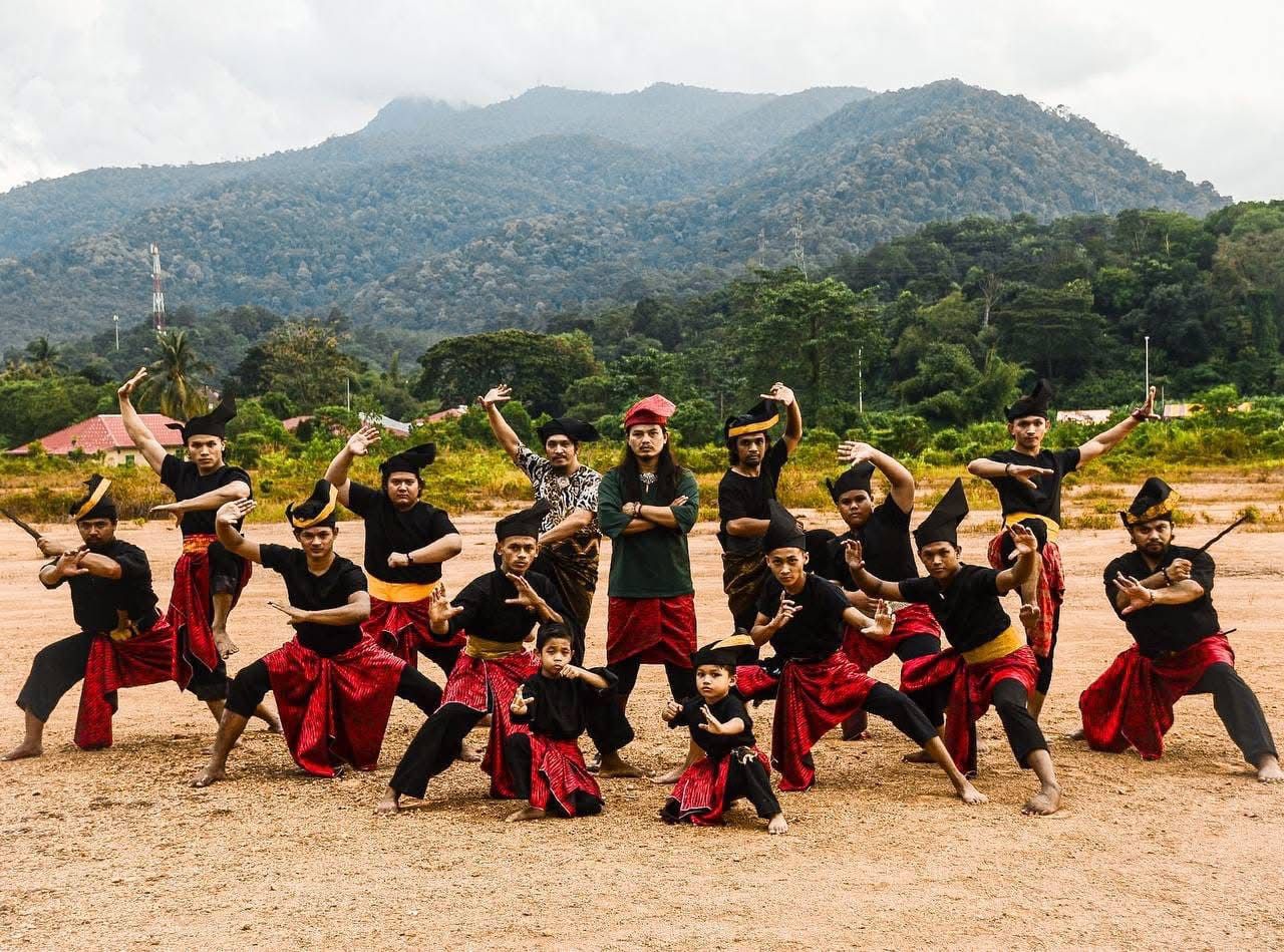 Kembalikan kegemilangan silat gayong dalam generasi muda
