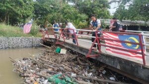 Kerja korek pasir sungai dihentikan punca banjir