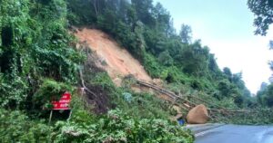 Landslide hits Balik Pulau: Jalan Tun Sardon closed to all traffic