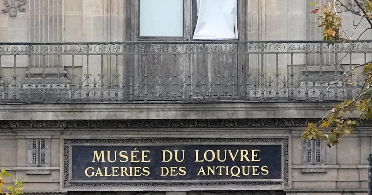 Louvre closes for second day as France hunts jewel thieves