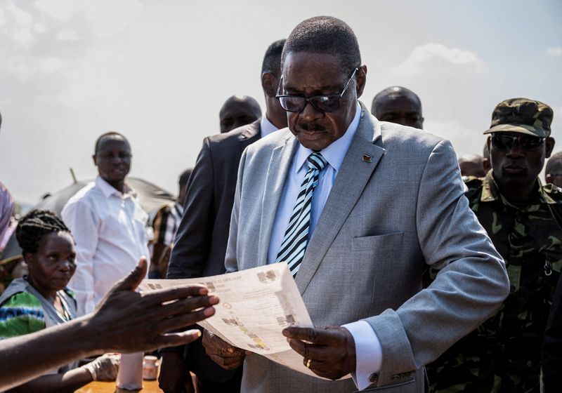 Malawi's Mutharika sworn in for second term as president