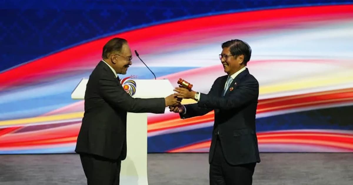 Malaysia hands over Asean chairmanship to the Philippines