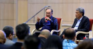 Malaysia strengthens cooperation with trading partners without compromising national interests