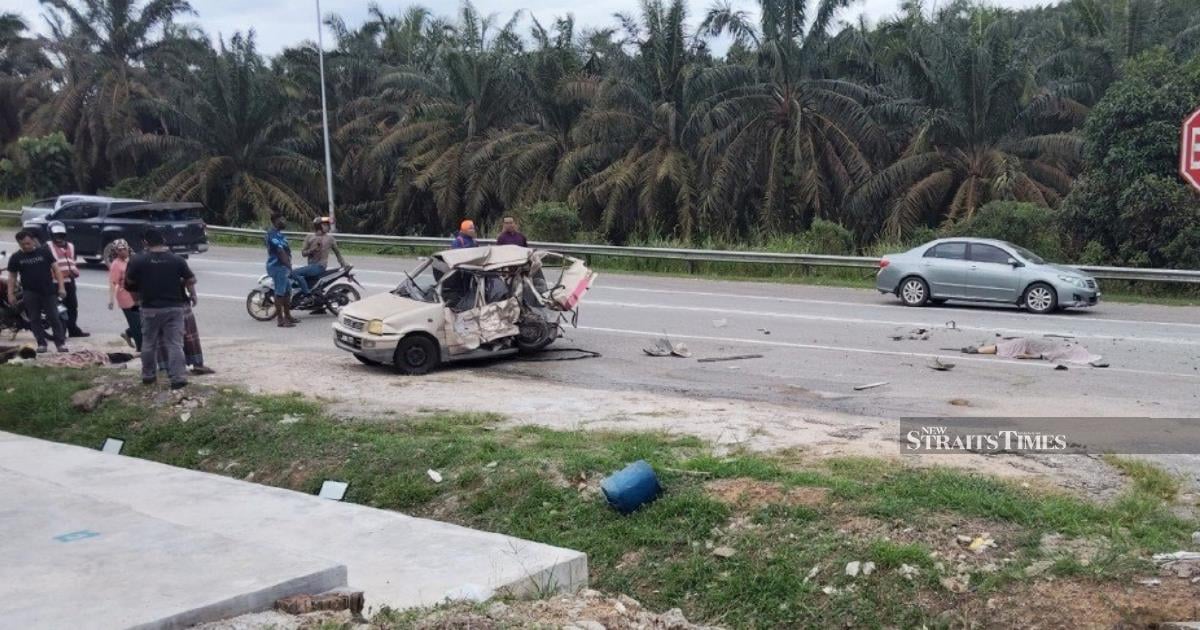 Male student, woman killed in three-vehicle crash in Kluang