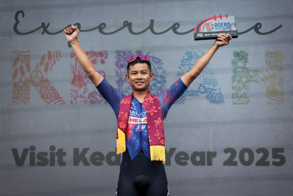 Masalah kesihatan tidak halang Izzat pamer kayuhan bertenaga