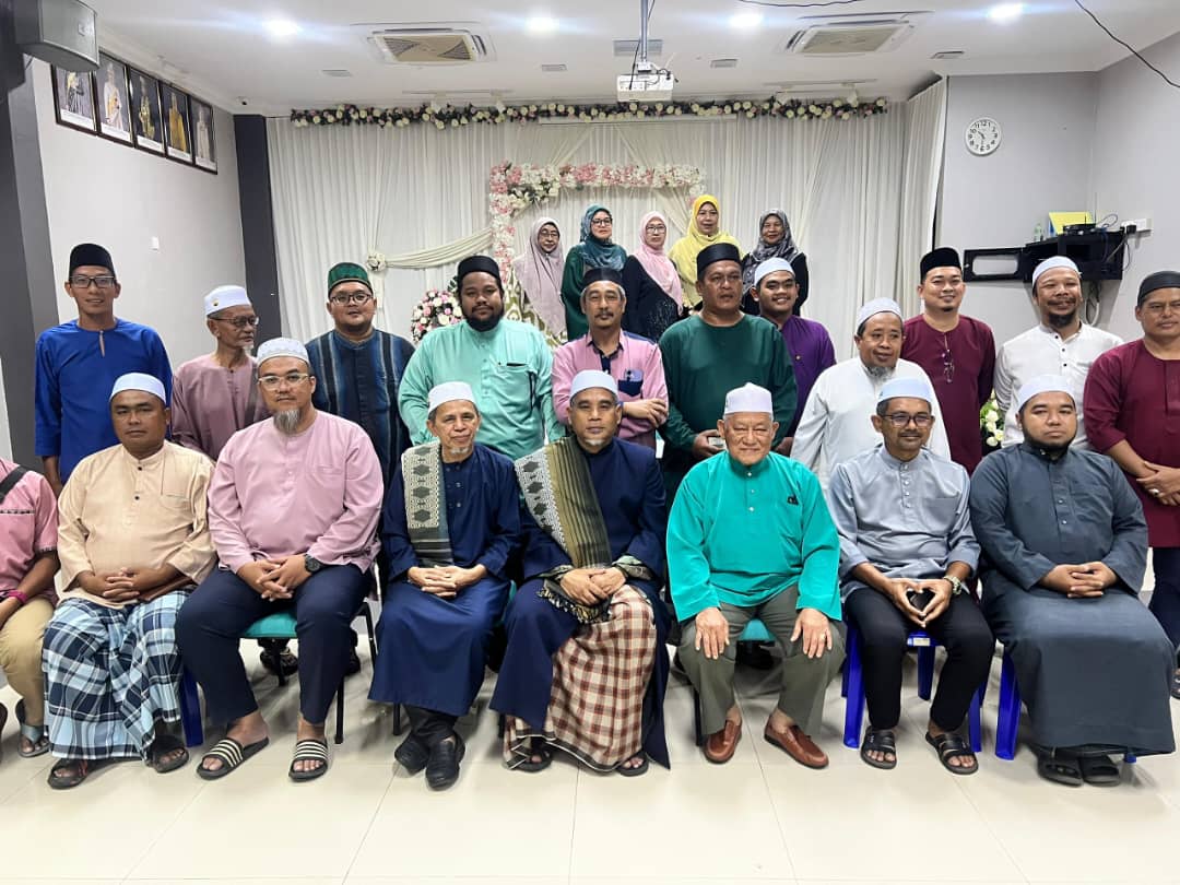 Masjid Jamek Felda Adela perkukuh ukhuwah melalui lawatan ke Pahang