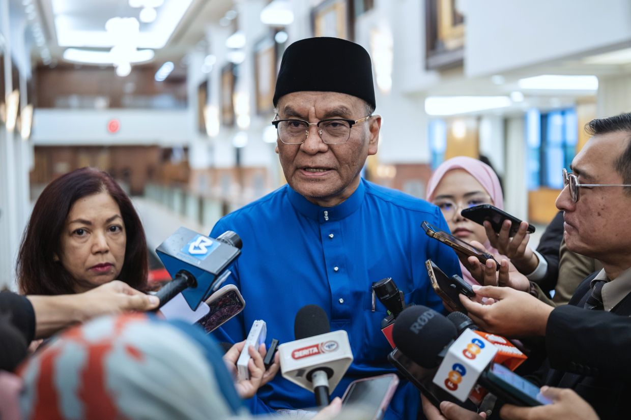 Medical device industry contributes RM1.8bil to GDP, says Dzulkefly