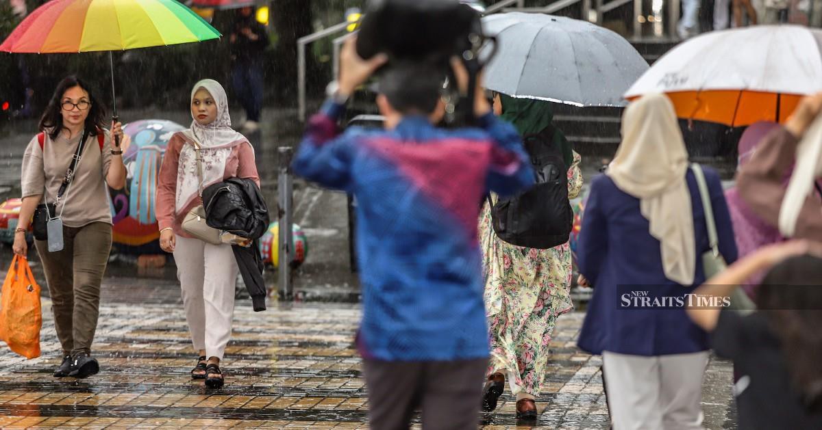 MetMalaysia warns: Thunderstorms and strong winds incoming