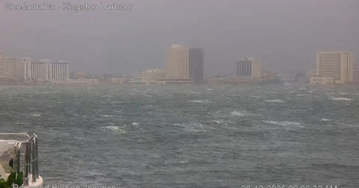 Monster Hurricane Melissa makes landfall in Jamaica