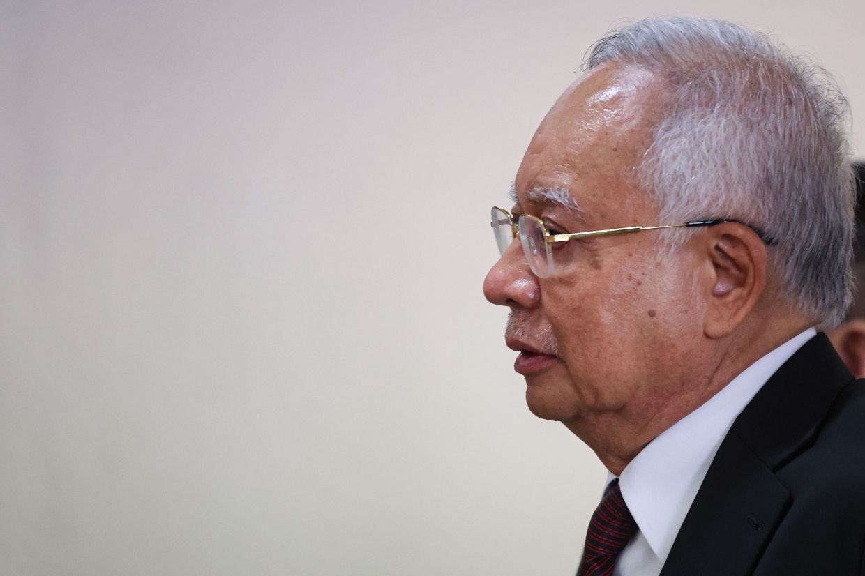 Najib never set foot in bank, court told