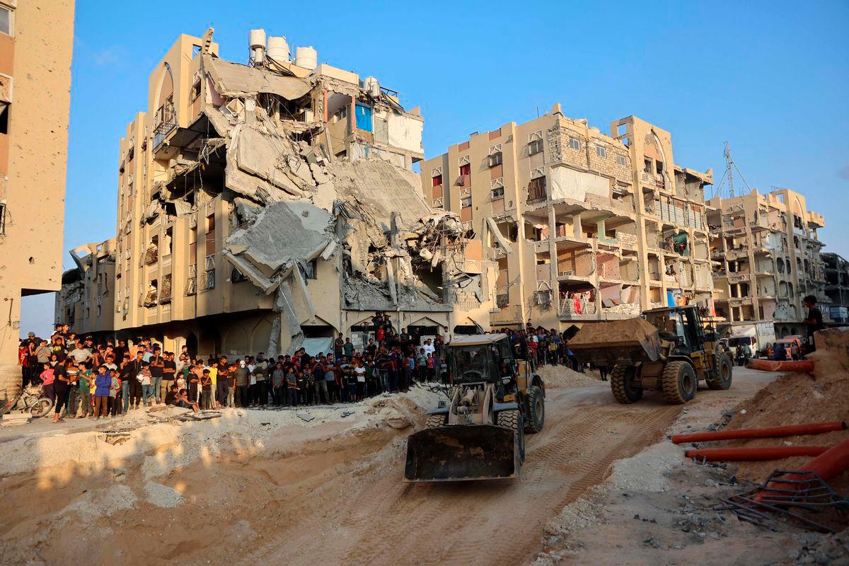 Nine killed as Israeli forces fire on Gaza bus, says civil defence