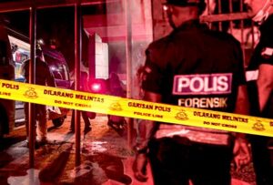 One fatality, four family members injured after car strikes electric pole in Shah Alam