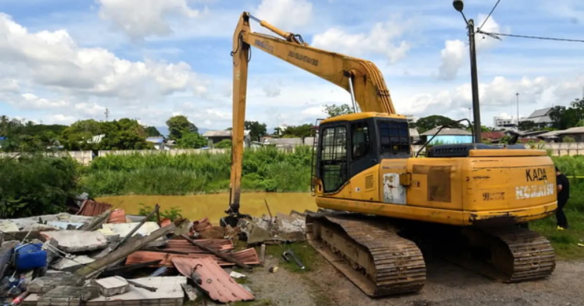 Over 200 illegal jetties along Sg Golok to be torn down in 2 months