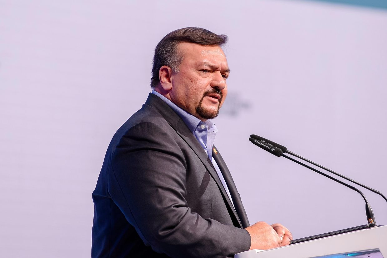 P-hailing, e-hailing drivers to get targeted fuel subsidies by Oct 15, says Amir Hamzah