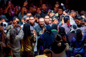 PM Anwar arrives at Gaza solidarity rally in Axiata Arena