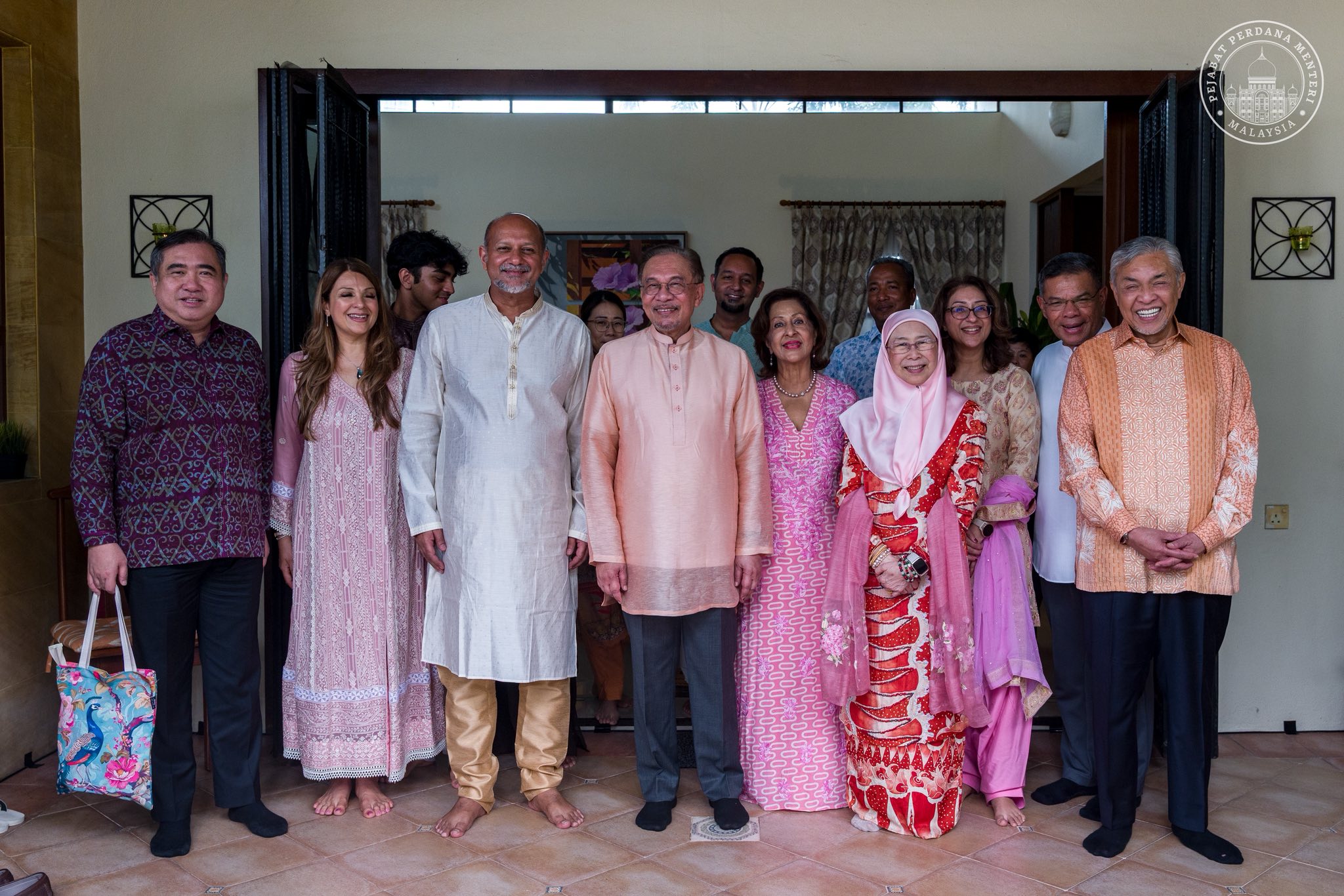 PM berkunjung ke rumah Gobind sempena Deepavali