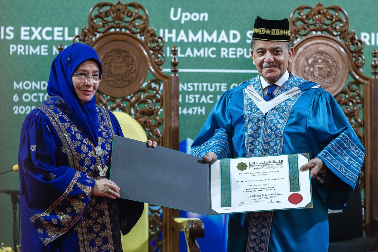 Pakistan's PM Muhammad Shehbaz receives honorary doctorate from IIUM