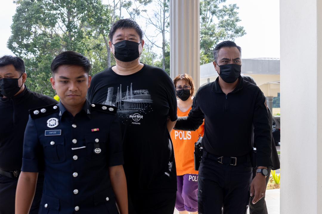 Pasangan kekasih tidak mengaku rompak kedai emas