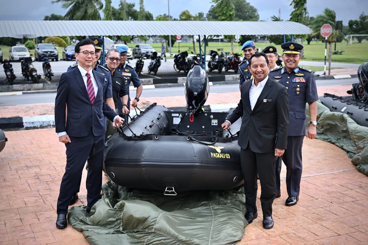 Paskau terima tujuh bot JE-470 dari kerajaan Jepun