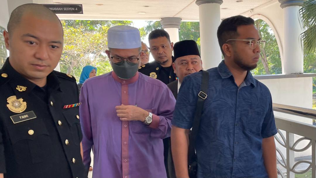 Pegawai agama didakwa salah guna kuasa