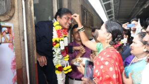 Pemandu kereta api wanita pertama India bersara selepas 36 tahun