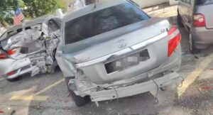 Pemandu van rempuh enam kereta di Stesen KTM Ipoh serah diri