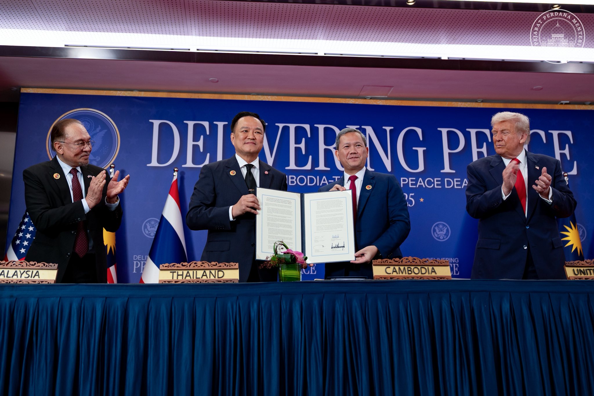 Perdana Menteri terima pujian rakyat Kemboja, Thailand