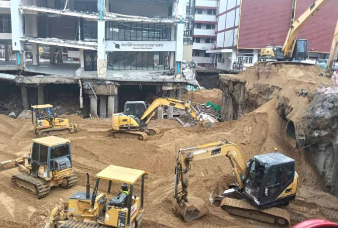 Pihak berkuasa Thailand selesai timbus lubang benam di Bangkok