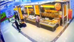 Polis Thailand buru perompak bersenjata larikan barang kemas RM3.11 juta