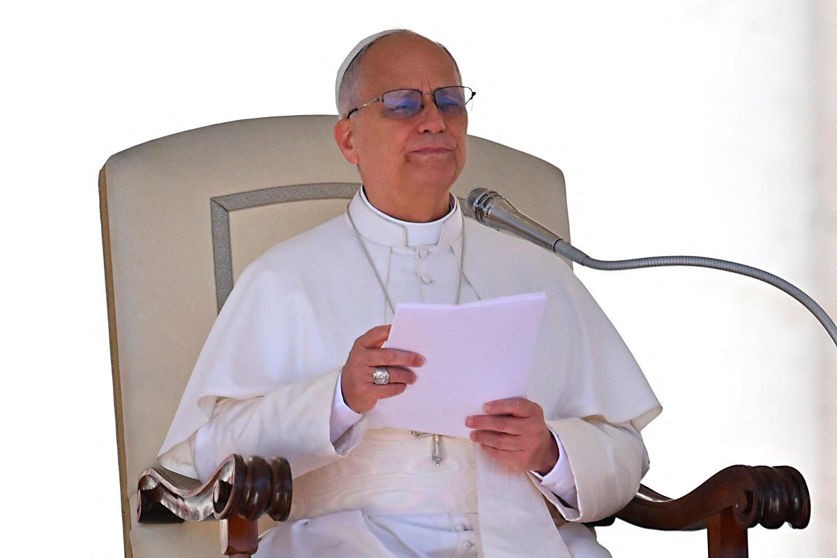 Pope hails news agencies as bulwark in post-truth AI world