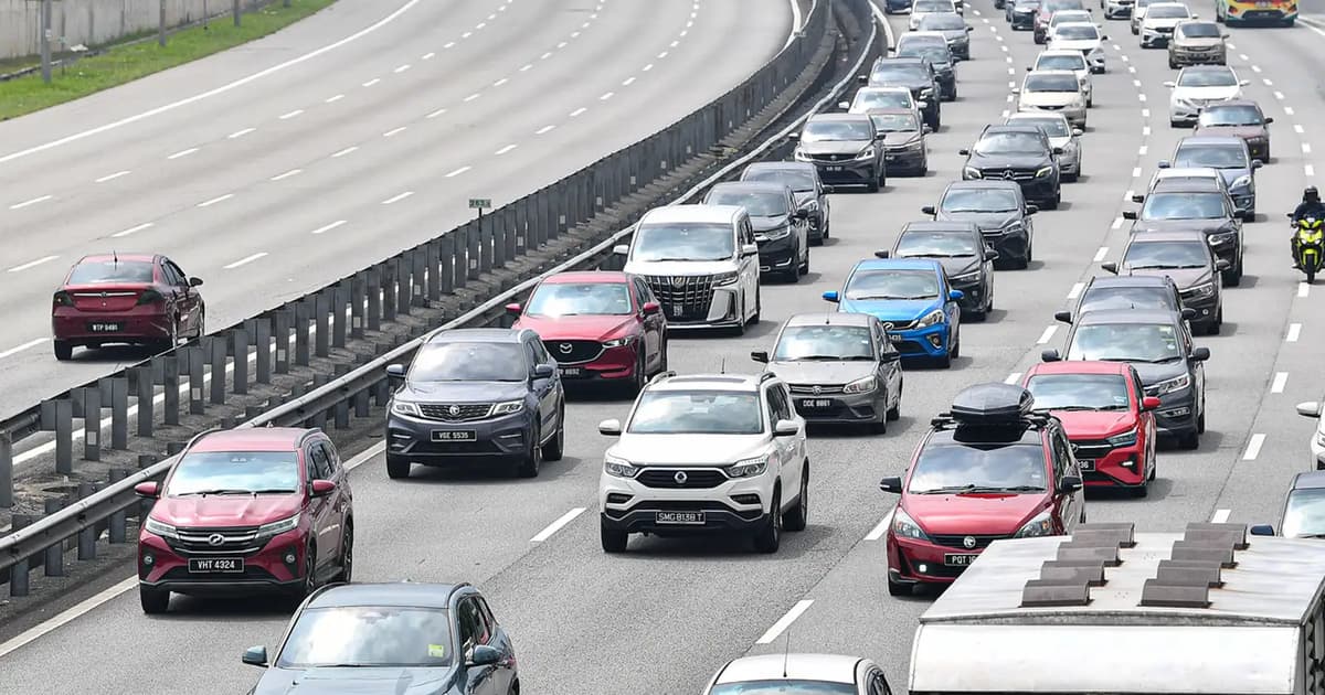 Pre-Deepavali traffic at a crawl on major highways
