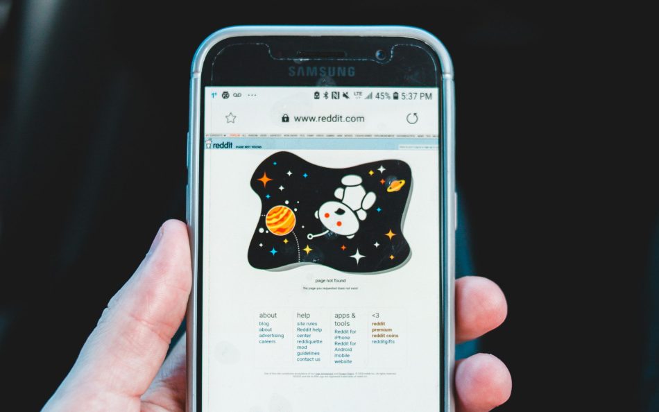 Reddit Memfailkan Saman Atas Perplexity Kerana Menggunakan Data Untuk Melatih AI Tanpa Kebenaran