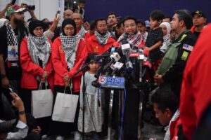 Returning 23 GSF volunteers get new phones