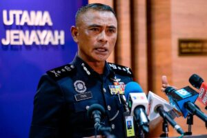 Robbery and rape suspect dies after struggle with police in Wangsa Maju