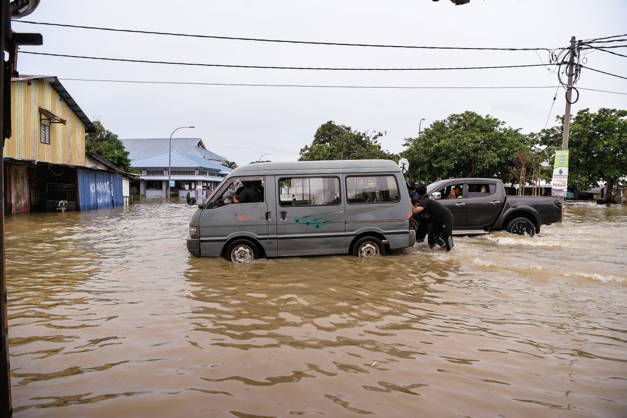 Sabah hit by floods again, number of victims in Kedah rises