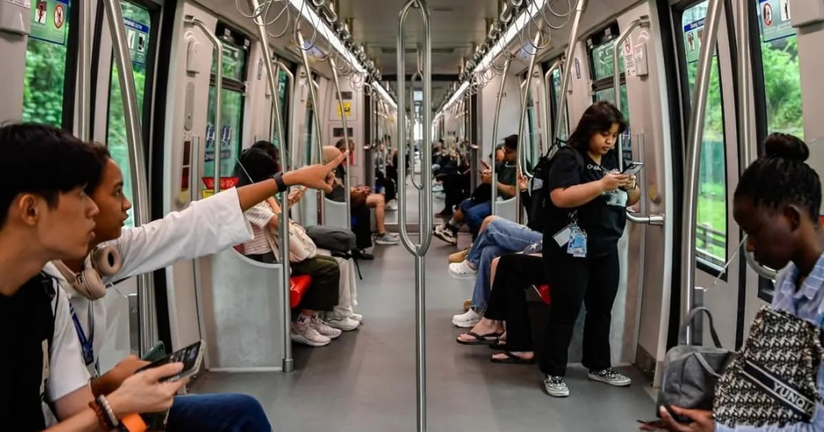 Sad to see Malaysia Reads campaign ignores our mass transit riders