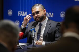 Salahkan saya jika anda boleh tidur lena- Tunku Mahkota Ismail