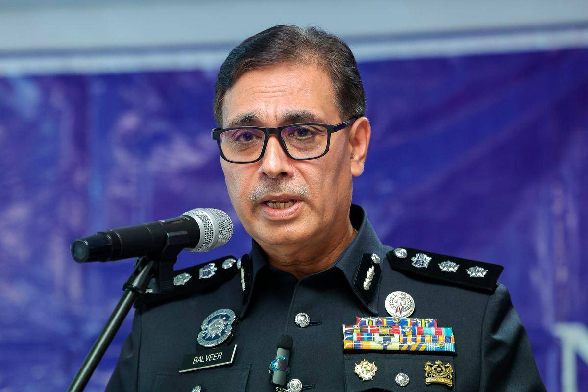 Salun disimbah cat merah di Johor Bahru, rugi RM15,000