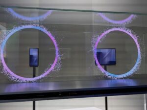 Samsung Memperlihatkan Telefon Trilipat Buat Pertama Kali