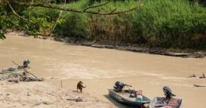 Sand dredging halted after pollution of Johor river