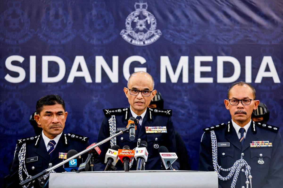 Selangor police bust woman behind fake passport stamp syndicate targeting foreigners